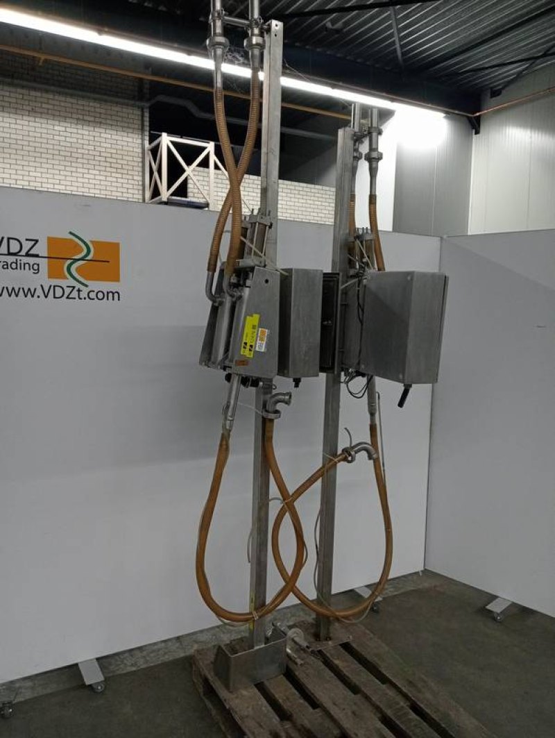 Blood collecting unit with sterilizer