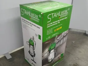 Vacuum cleaner. Wet and dry