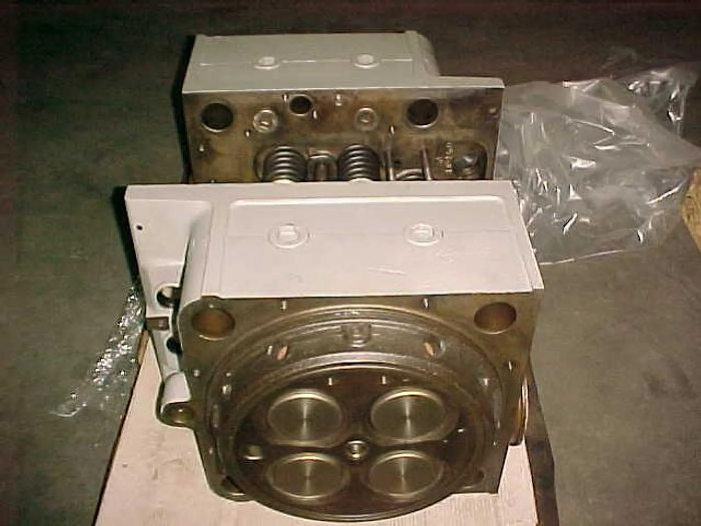 CYLINDER HEADS WARTSILA R32 - 2