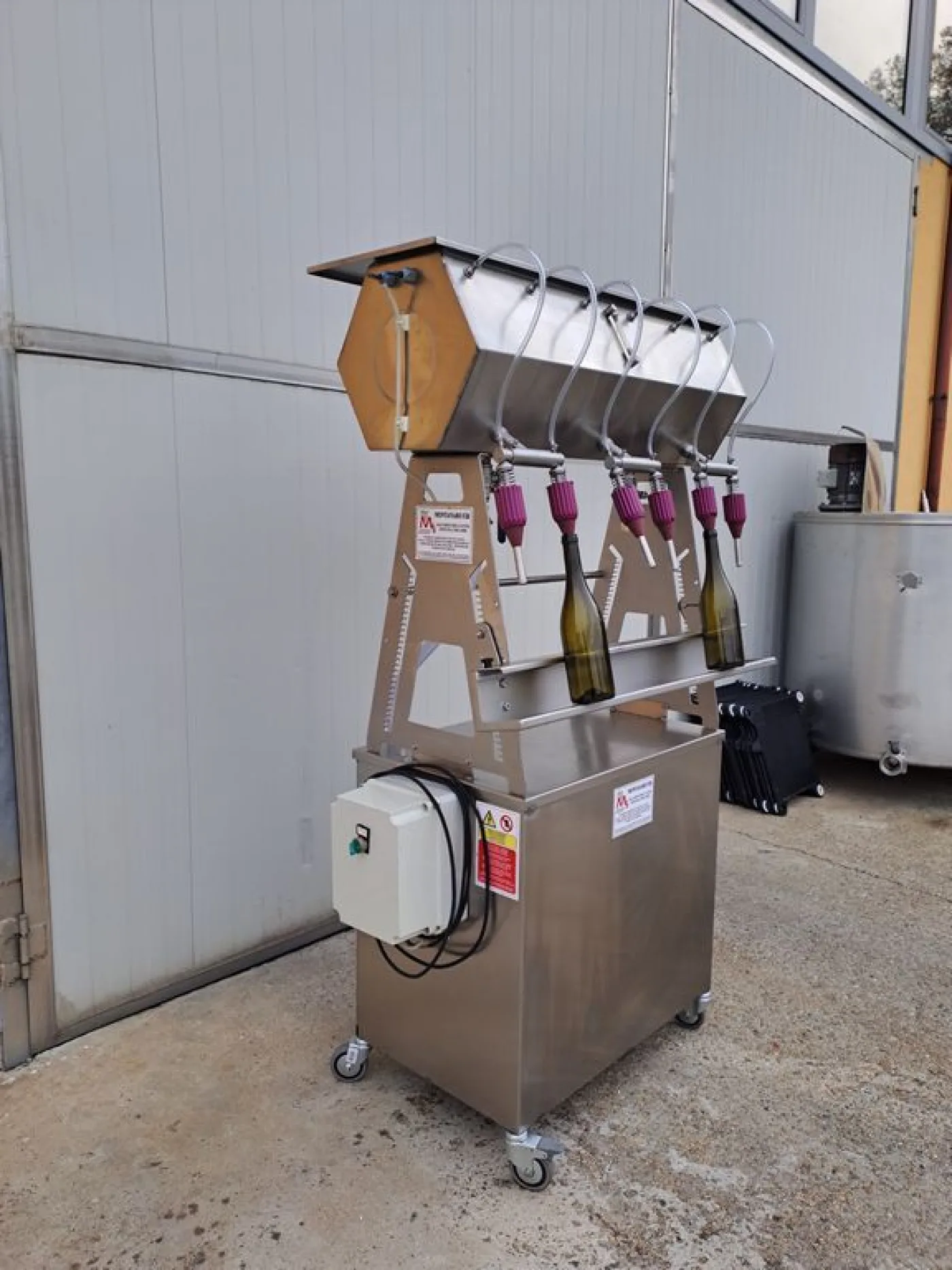 IN-LINE FILLER 6 NOZZLES FIRM MF IN STAINLESS STEEL ON WHEELS, SECOND HAND MACHINE - 3