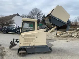 Amros 1250 Kehrmaschine