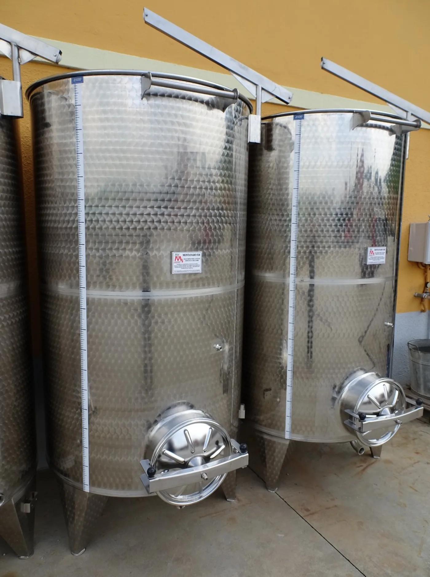STAINLESS STEEL TANKS CAPACITY LITERS 1500 – 2100 PNEUMATIC FLOATING LID ROUNDLY SHAPE BOTTOM NEW EQUIPMENT - 8