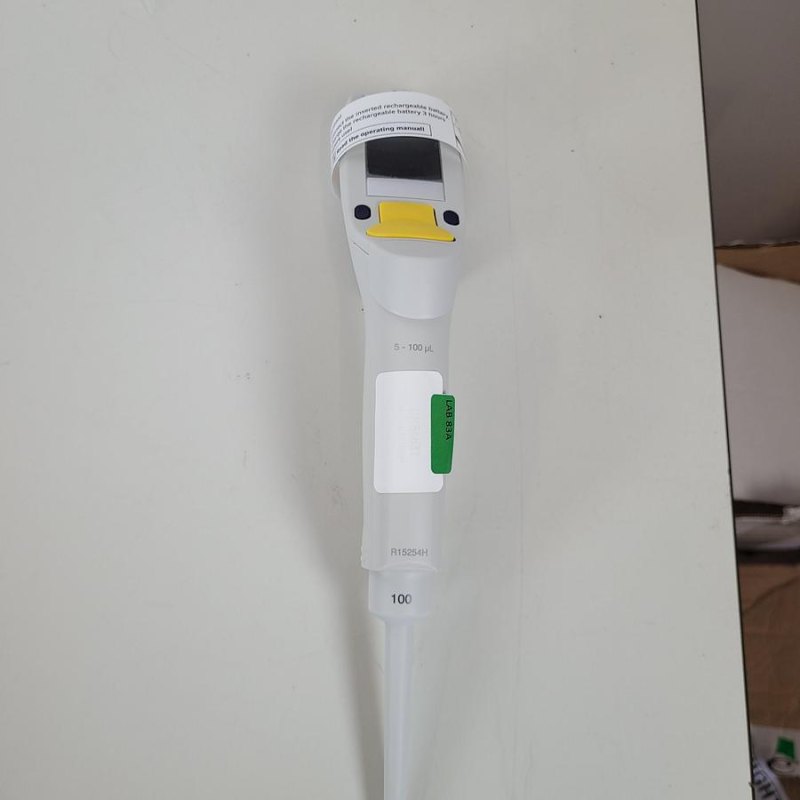 Eppendorf Xplorer plus electronic pipette