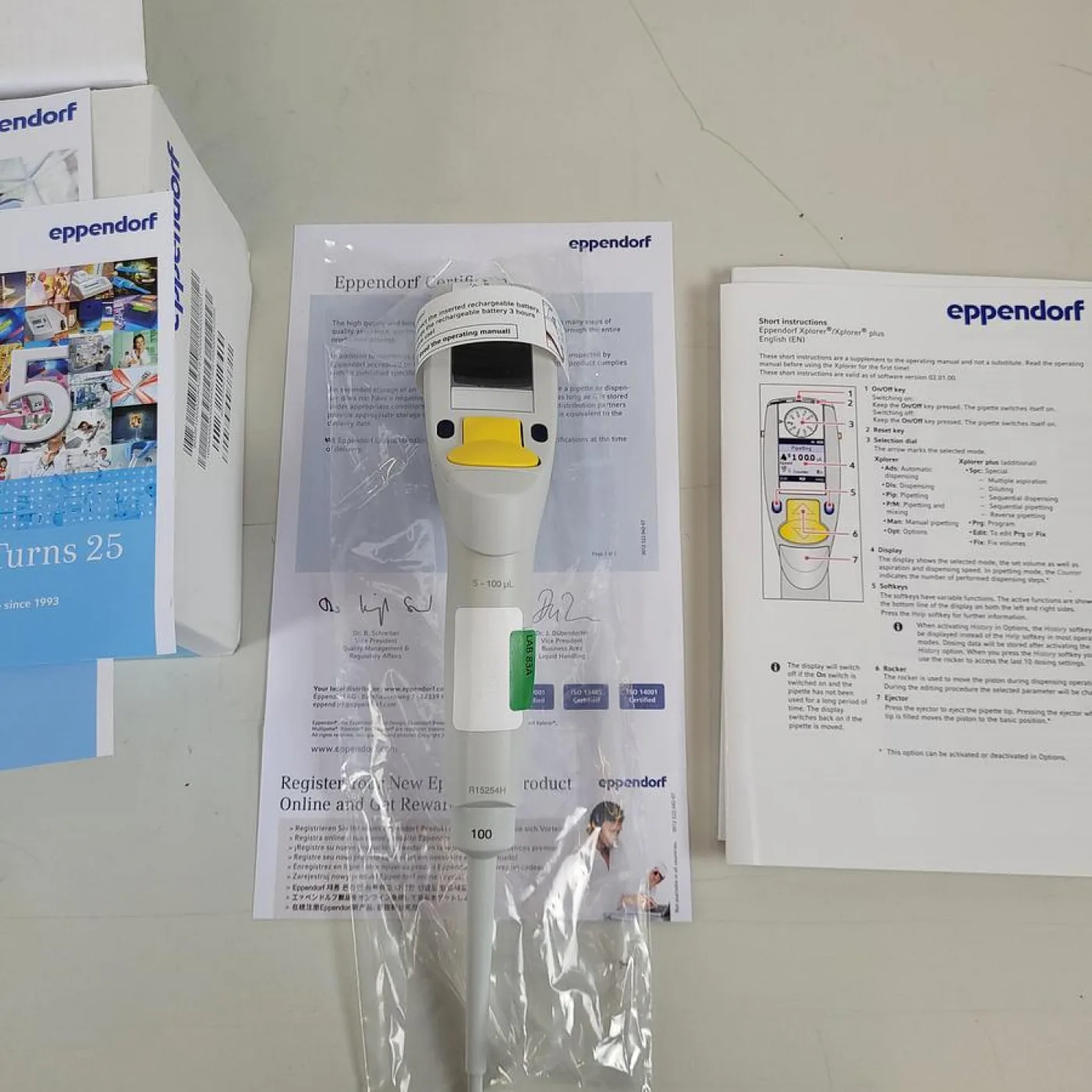 Eppendorf Xplorer plus electronic pipette - 1