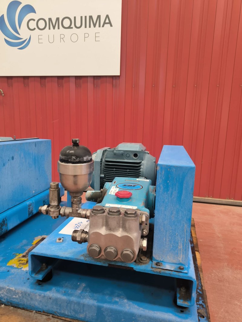 TRIPLE PLUNGER PUMP CAT PUMPS 661D 2.7 m3/h 207 bar