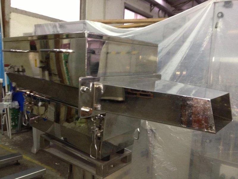 ORIENTATORE ALIMENTATORE VIBRANTE PER TAPPI
