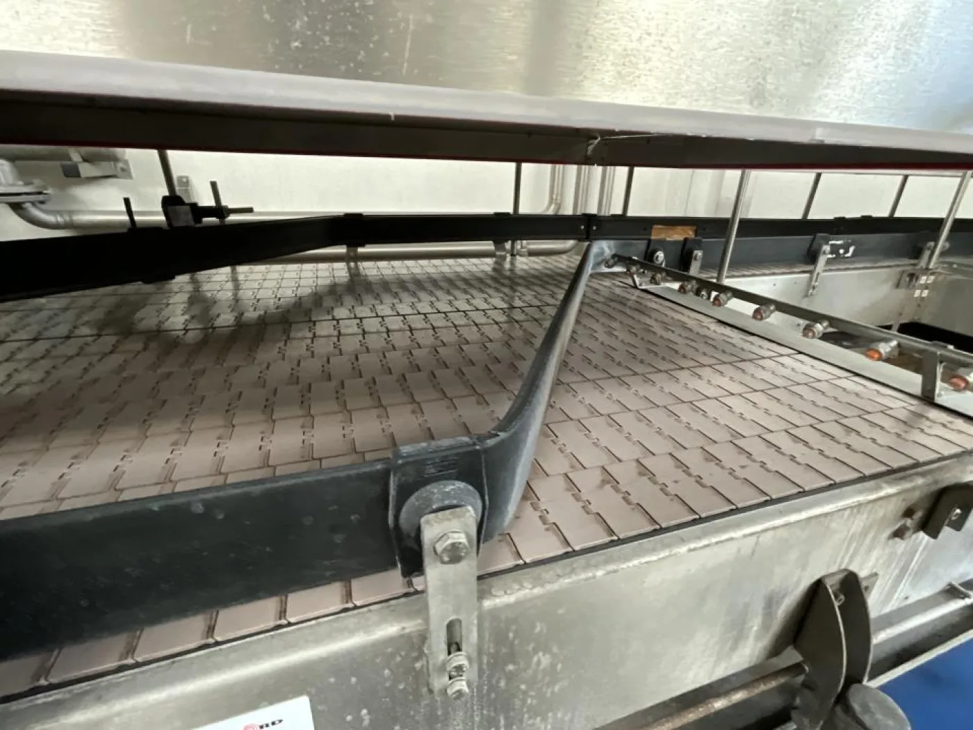 TMG Automated Verpackung TMG Automated Verpackung Förderband Belt from Depalletiser to Flasche Abfüllung Machine - Line 5 - 1