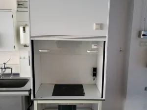 1978 - Used Interfurn extraction cabinet with weighing block