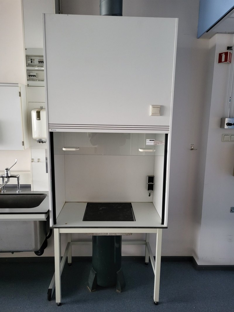 1978 - Used Interfurn extraction cabinet with weighing block