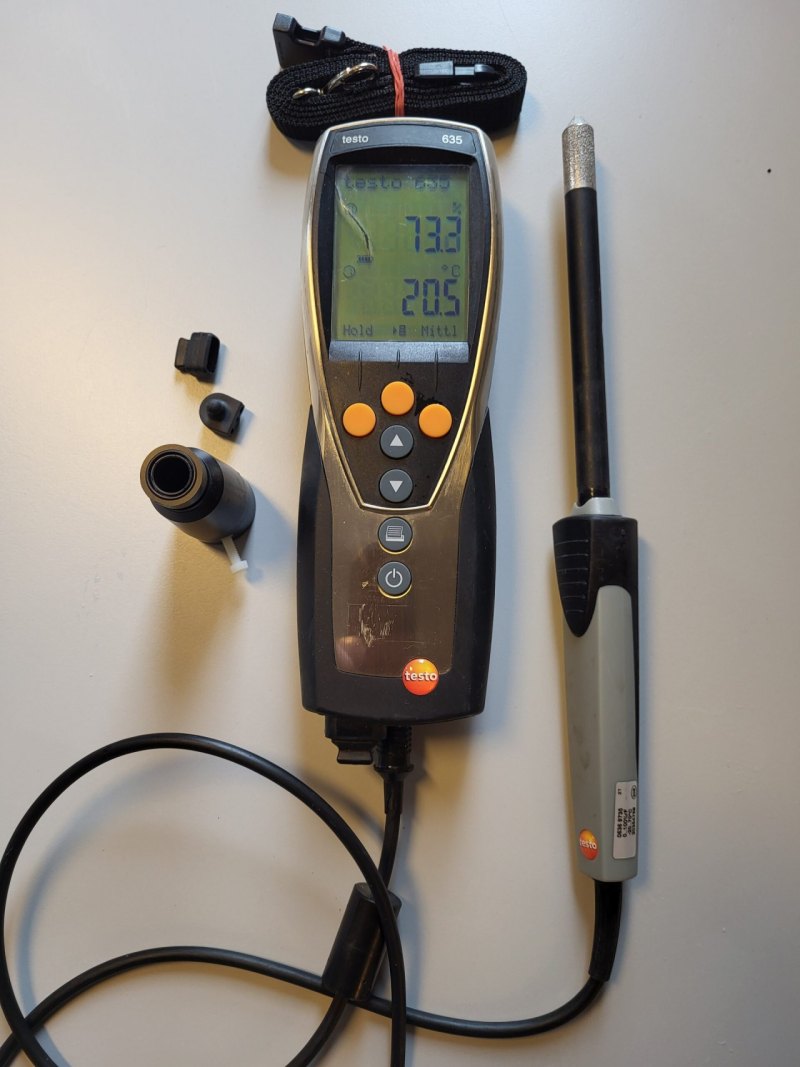 932,2 - Used Testo 635 Temperature and humidity measuring instrument with probe