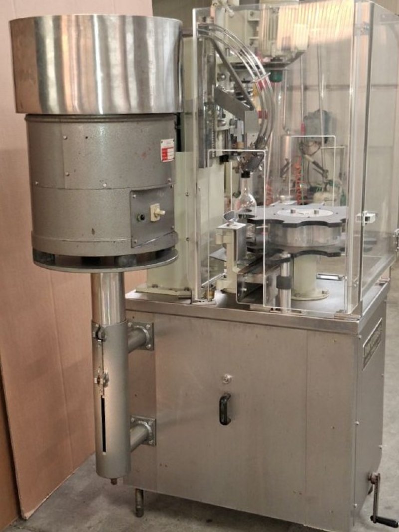 CORKING MACHINE SINGLE HEAD FOR ALUMINIUM SCREW CAP BERTOLASO, SECOND HAND MACHINE