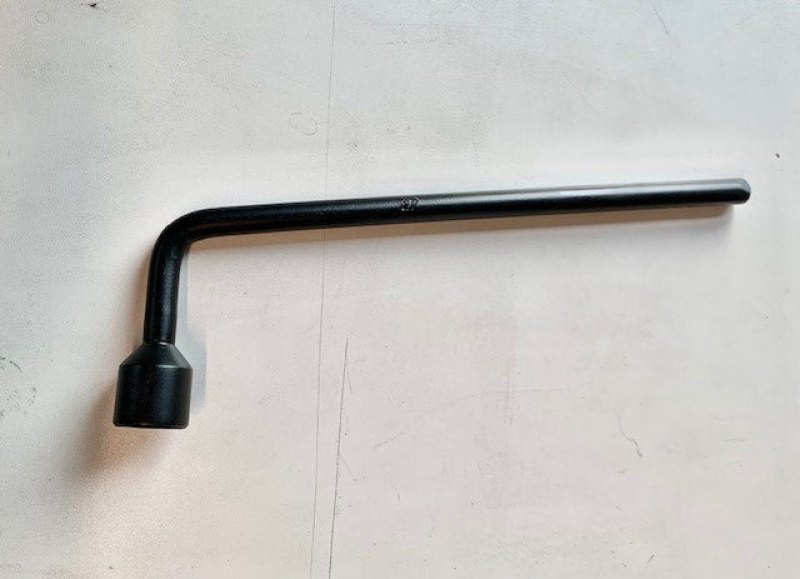 Wheel wrench 27 mm