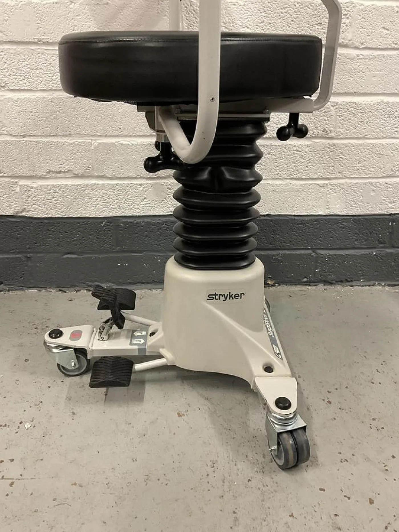Stryker 830 Surgistool II - 5