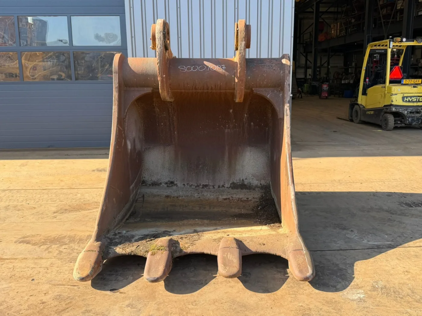 Excavator bucket 385 HH8 / 1800 - 1