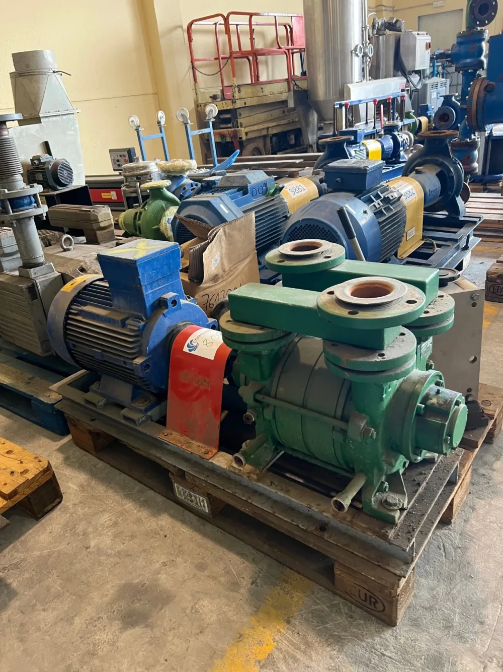 USED LIQUID RING VACUUM PUMP