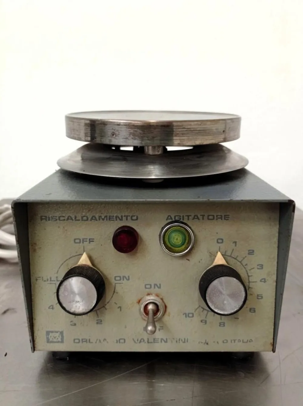 AGITATORE MAGNETICO RISCALDANTE – VALENTINI