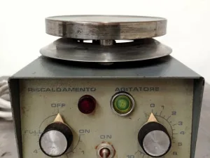 AGITATORE MAGNETICO RISCALDANTE – VALENTINI