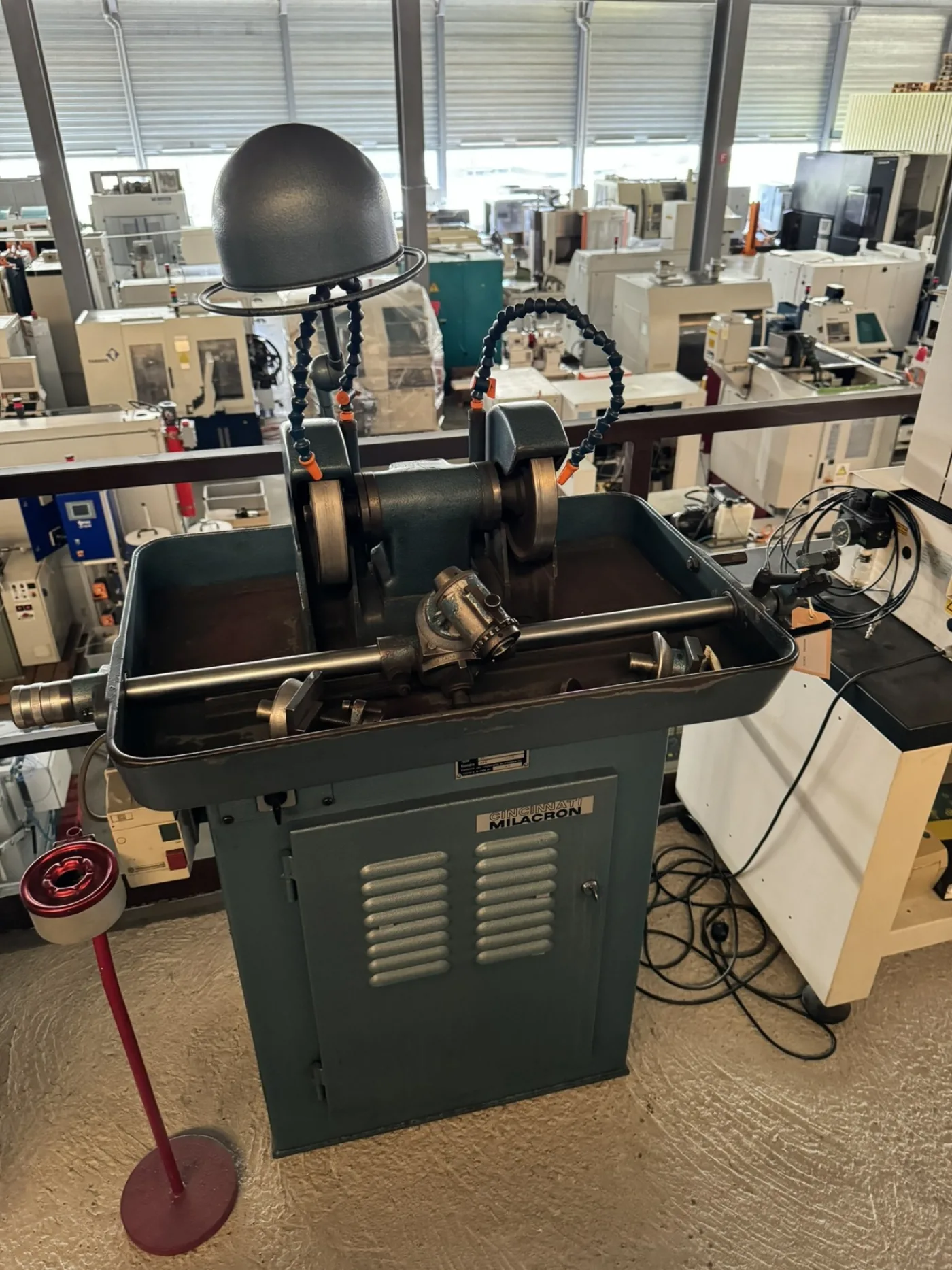 AFFUTEUSE D’OUTILS “CINCINNATI MILACRON” TYPE AS - 4