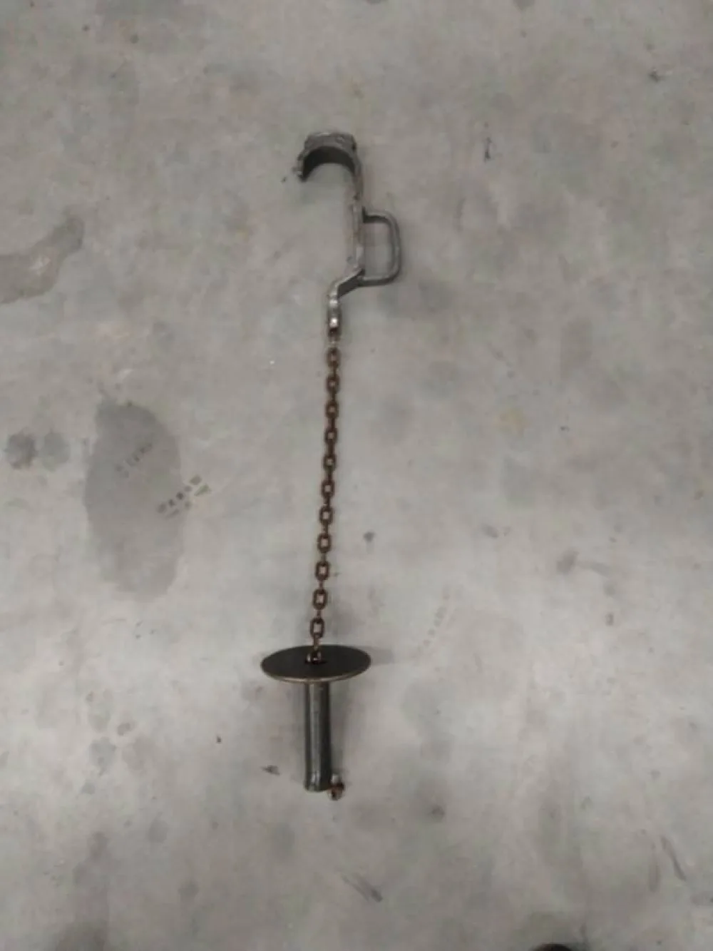 Bleeding hooks pigs