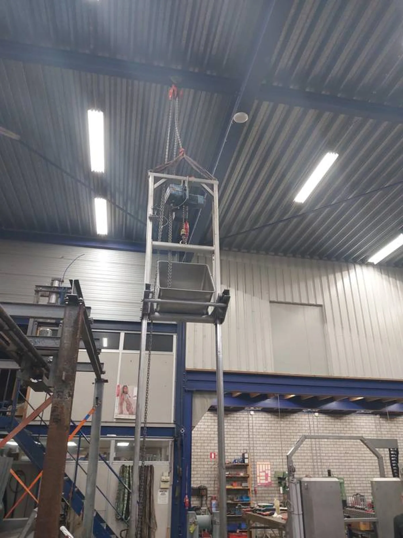 Bin lift - 5