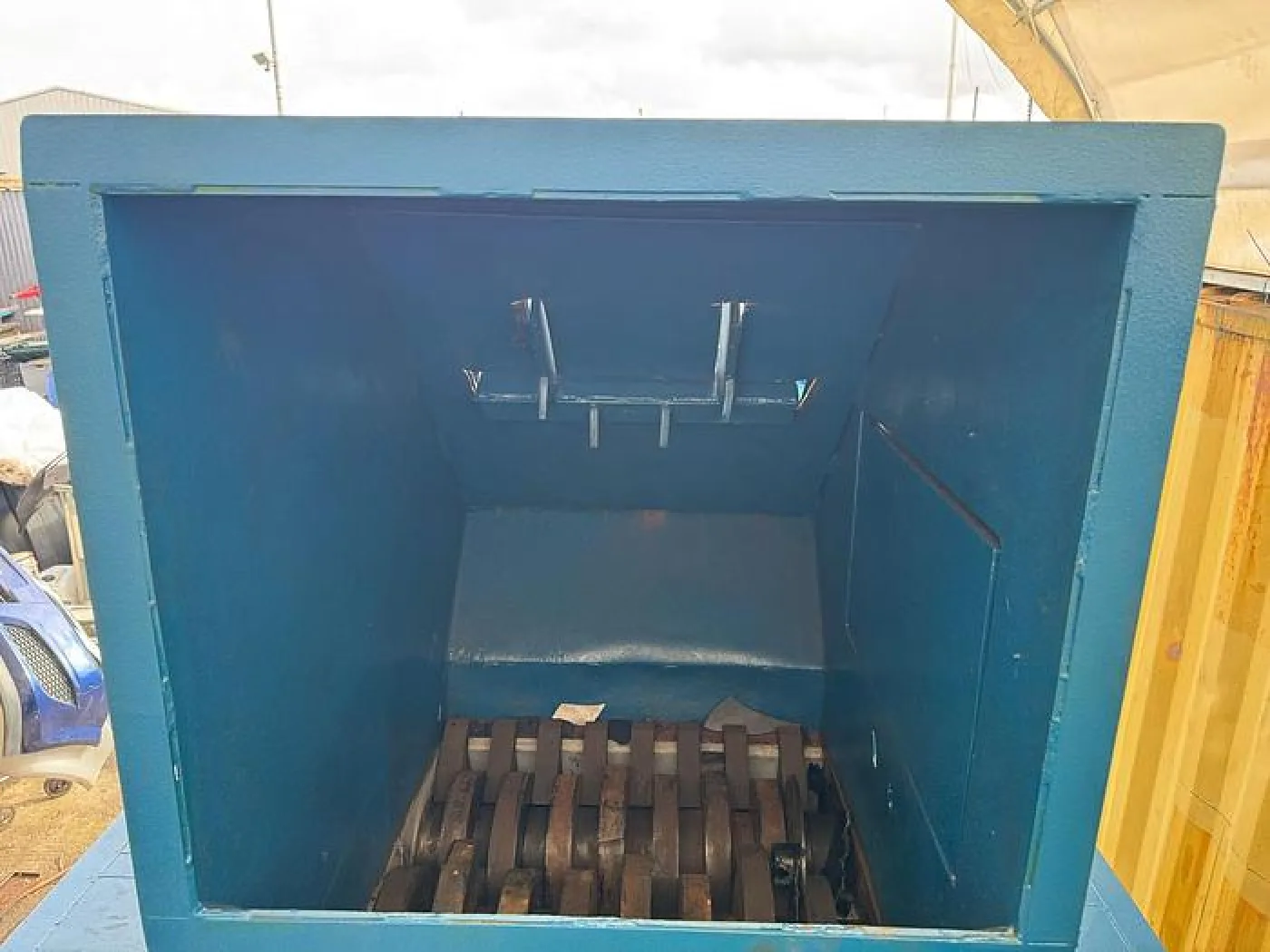 Satrind Tech K8/25 Twin-shaft Shredder - 1