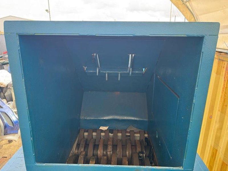 Satrind Tech K8/25 Twin-shaft Shredder