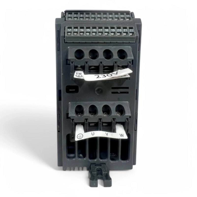 Siemens MICROMASTER Vector 6SE3213-6CA40 Frequenzumrichter