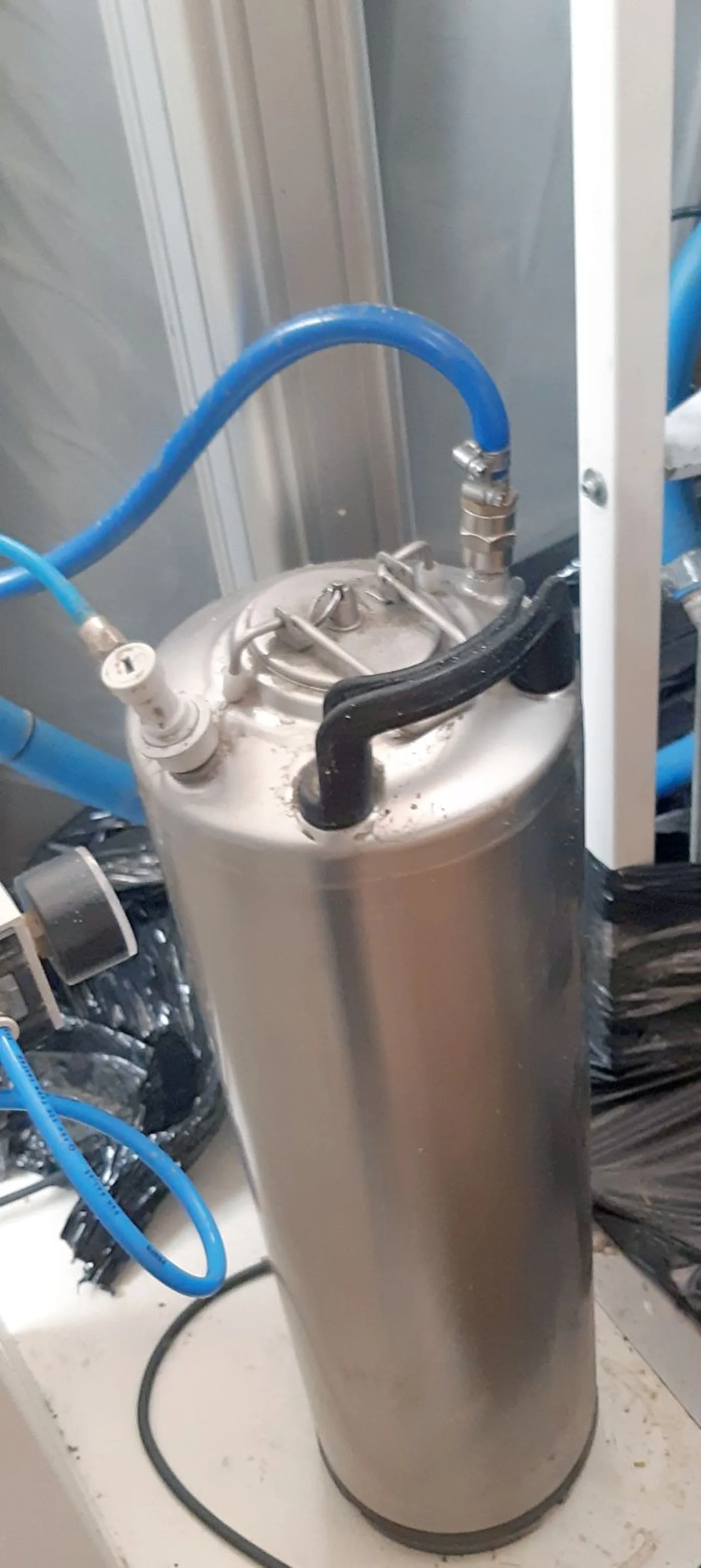 KLM GmbH – Silicone dosing machine S 200 HP - 2
