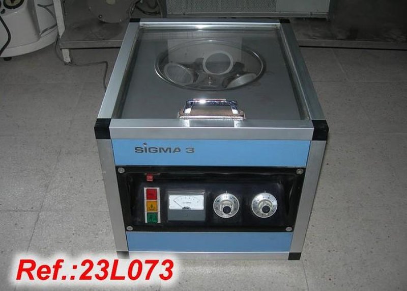 CENTRÍFUGA DE LABORATORIO "SIGMA" 3