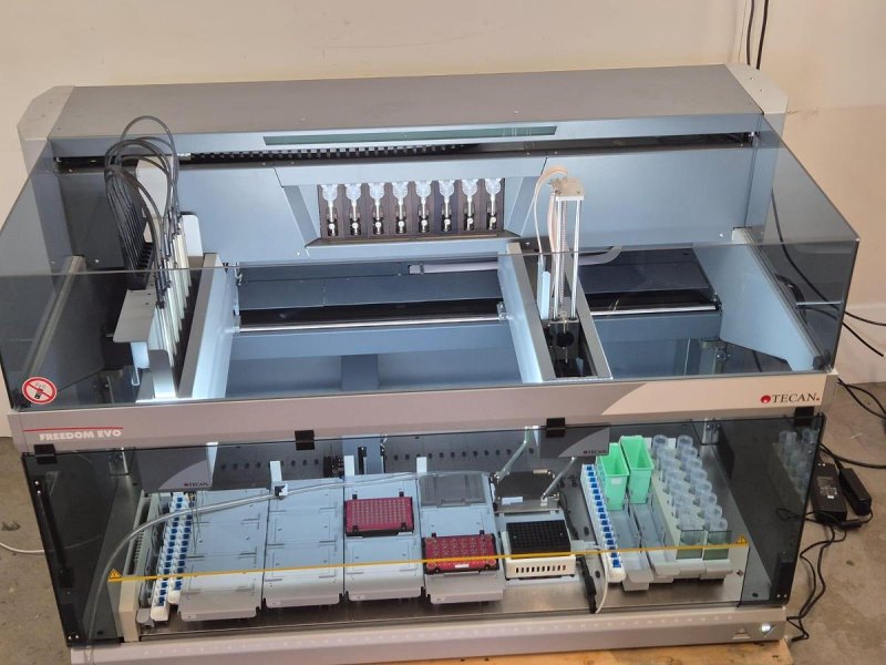 Tecan Freedom Evo-2 150 Robotic liquid handling workstation