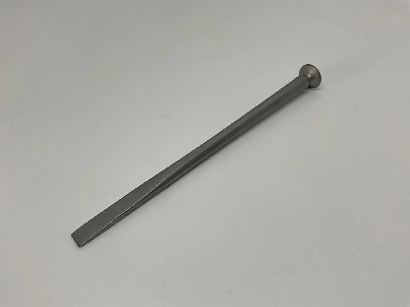 Surgical holdings 7mm - 1
