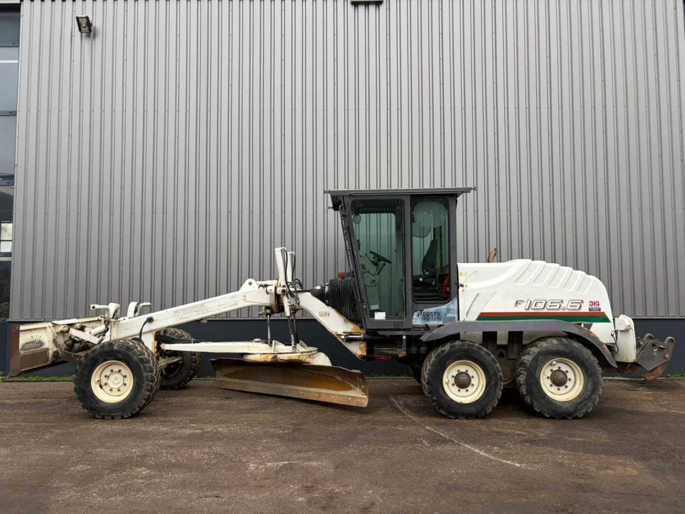 New Holland F106.6/A - 1
