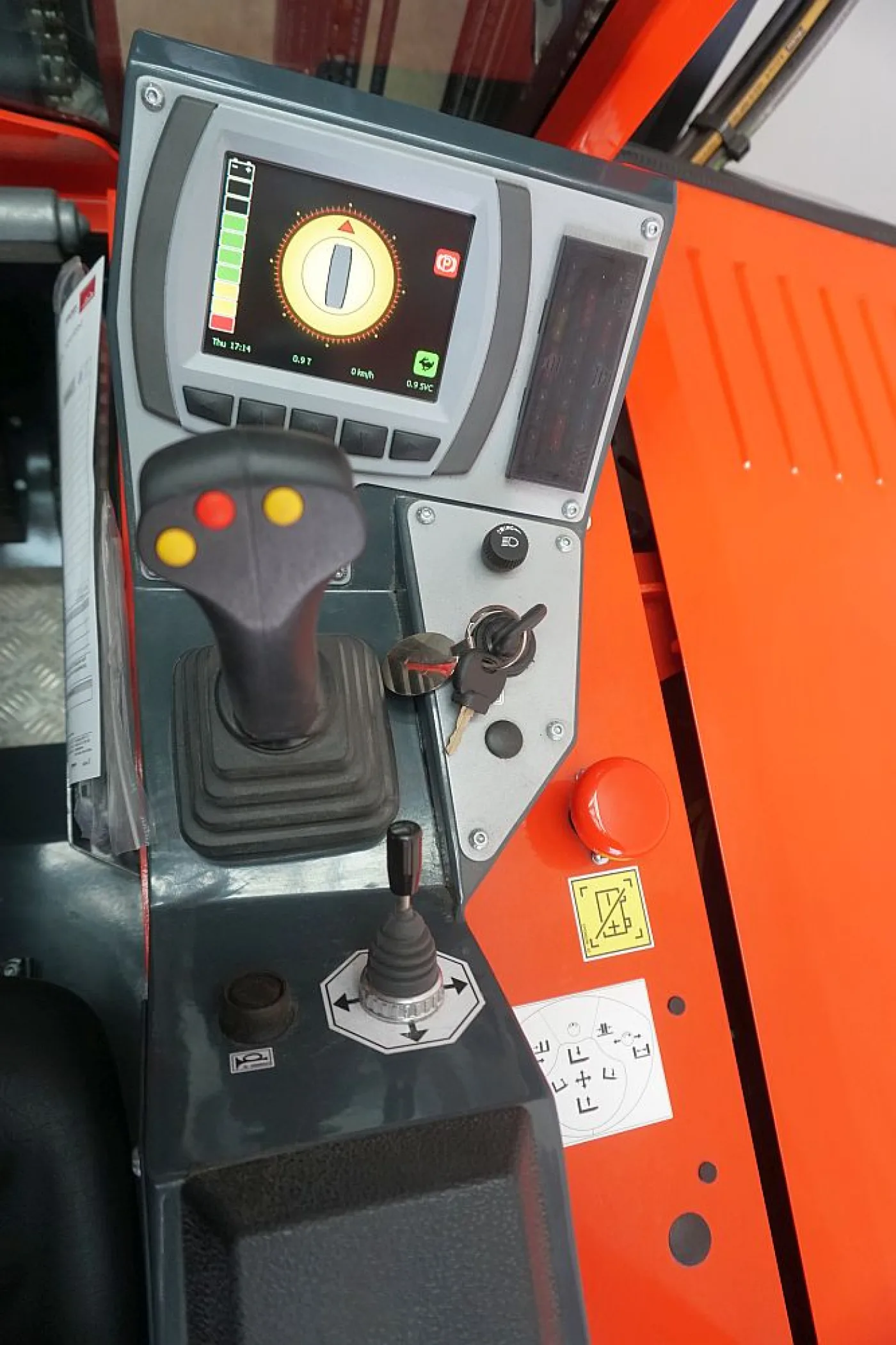 4-Wegestapler Combilift CBE3000 (2022) - 6