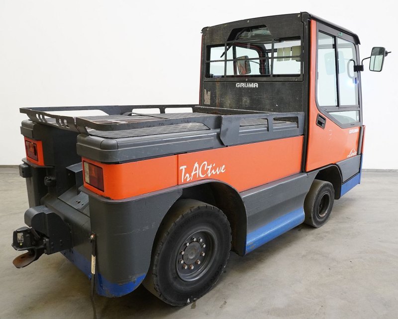 Schlepper Linde P 250 127 (2010)