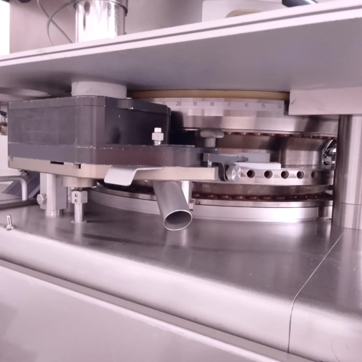 COMPRIMITRICE ROTATIVA – KILIAN – MOD. T 400 - 5