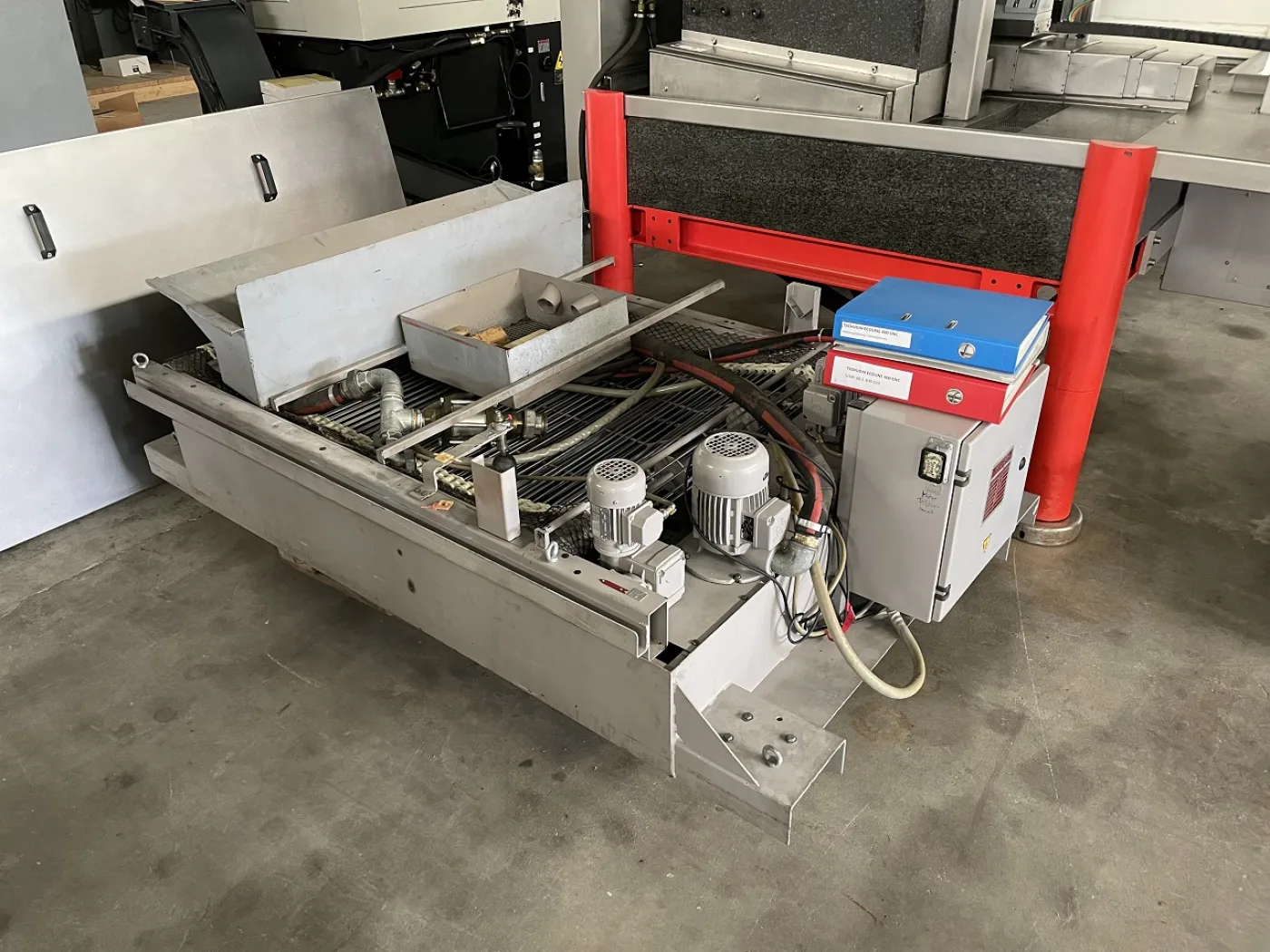 RECTIFIEUSE CENTERLESS “TSCHUDIN” ECOLINE 400 CNC contrôle Fanuc 21i-MB unité de dressage Dr. Kaiser, Révision par Tschudin Suisse en 2017 Year 2006 - 6