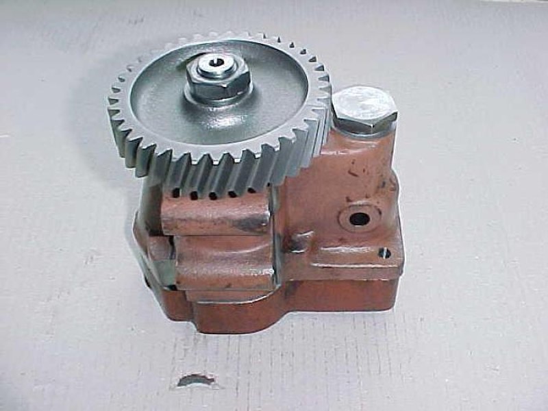 LUBE OIL PUMP DEUTZ BA12M816