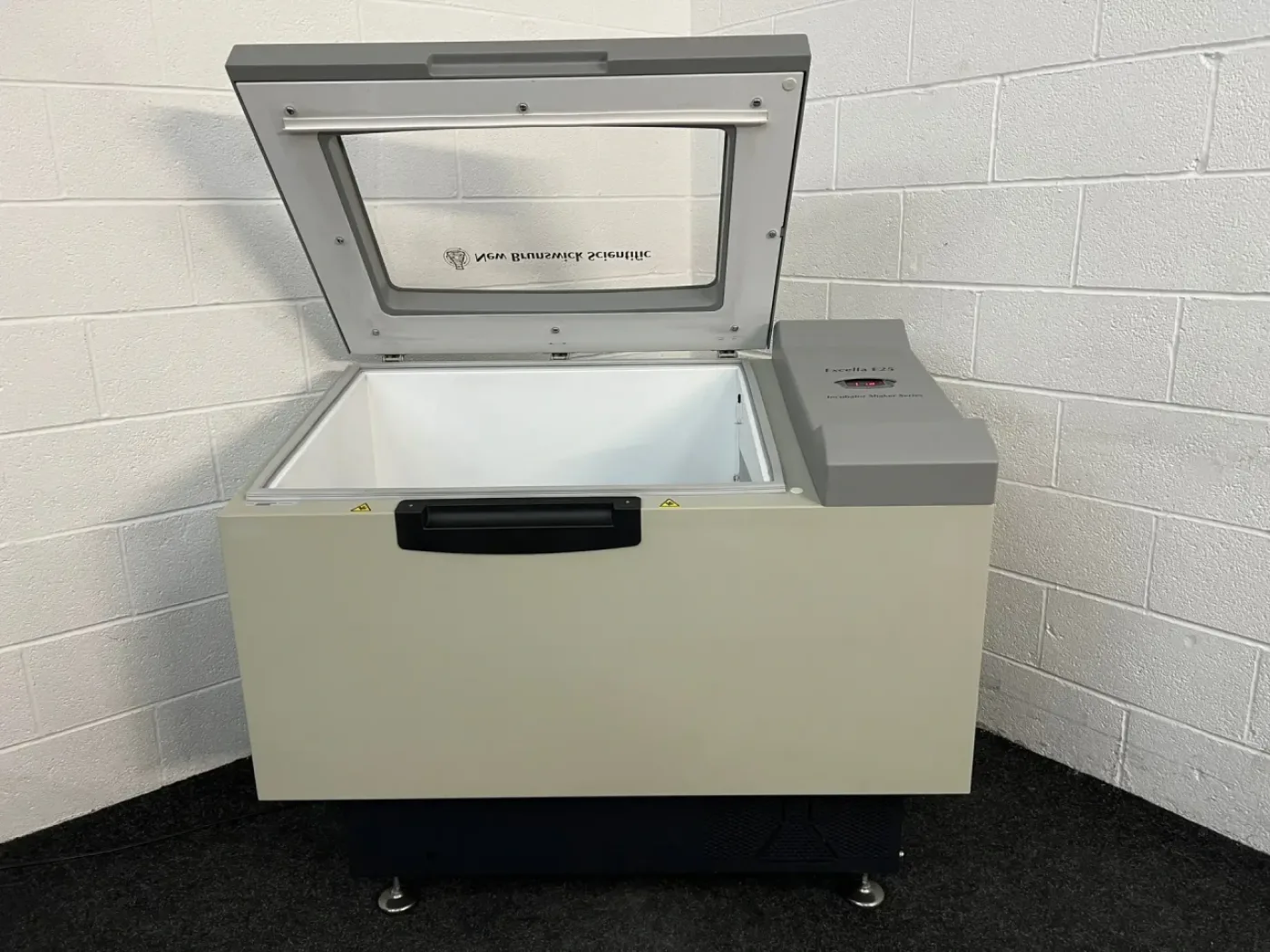 New Brunswick Excella E25 Incubating Shaker - 4