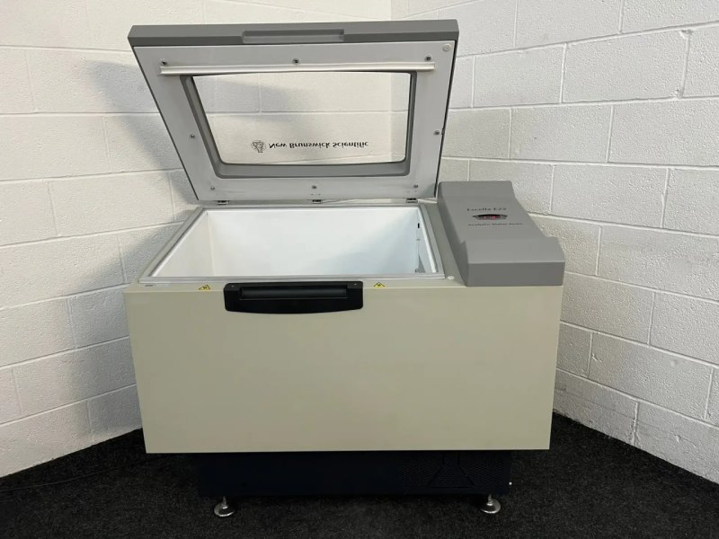 New Brunswick Excella E25 Incubating Shaker