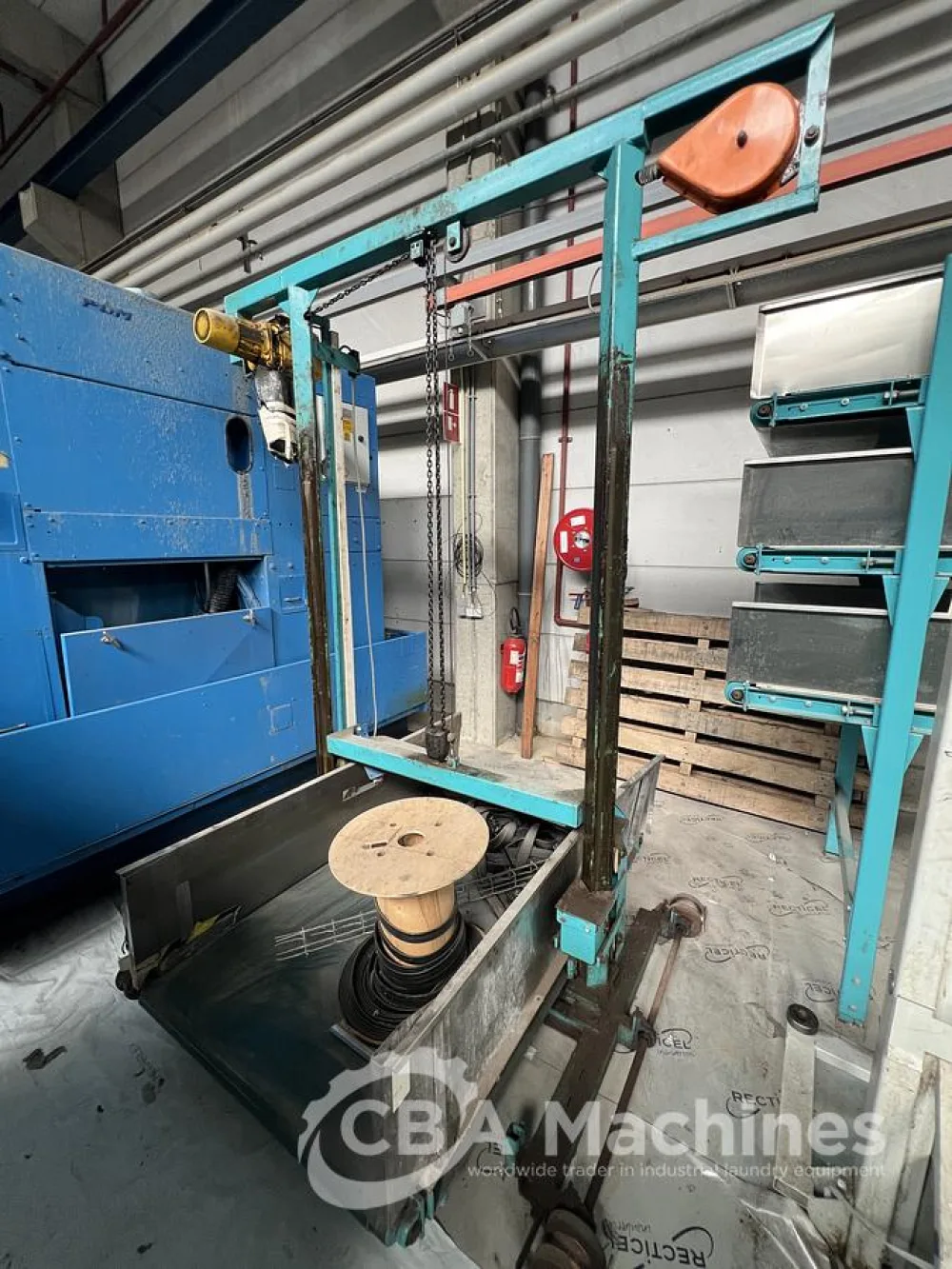 2000 Shuttle Lavatec height 2130mm (390)