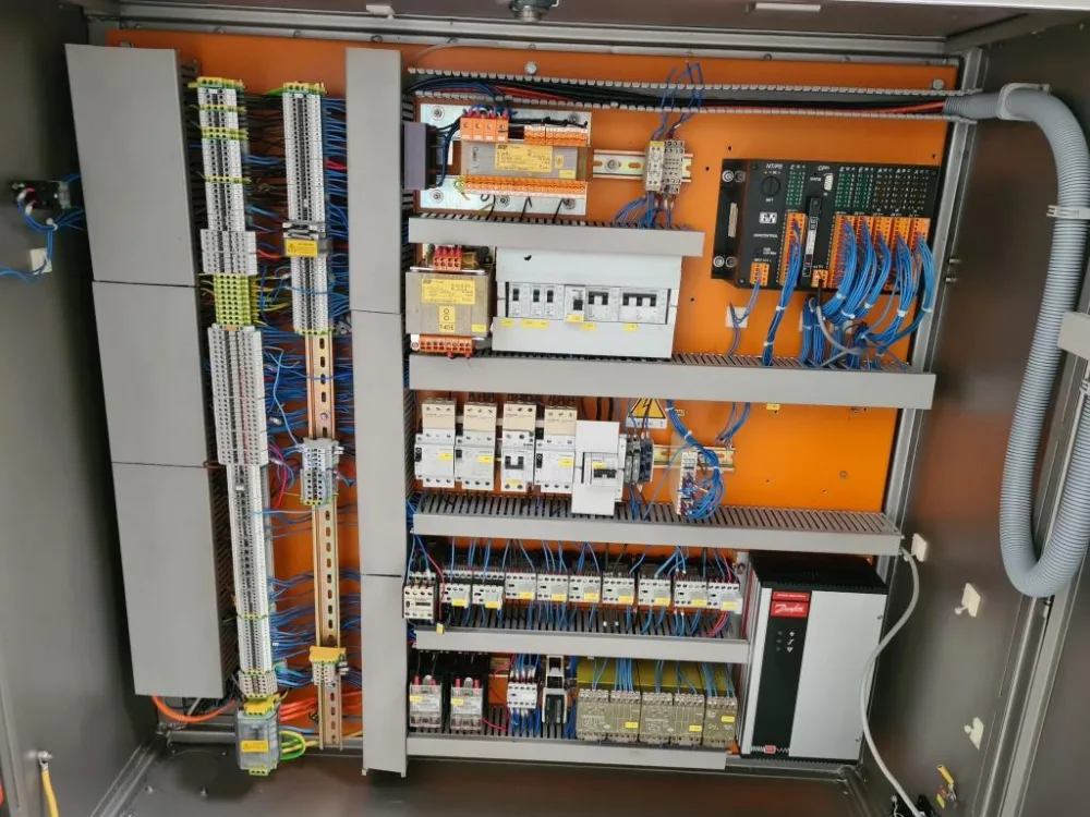 INTUBETTATRICE PER TUBETTI METALLICI – IWKA – MOD. TFS 20