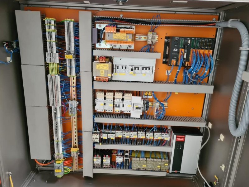 INTUBETTATRICE PER TUBETTI METALLICI – IWKA – MOD. TFS 20