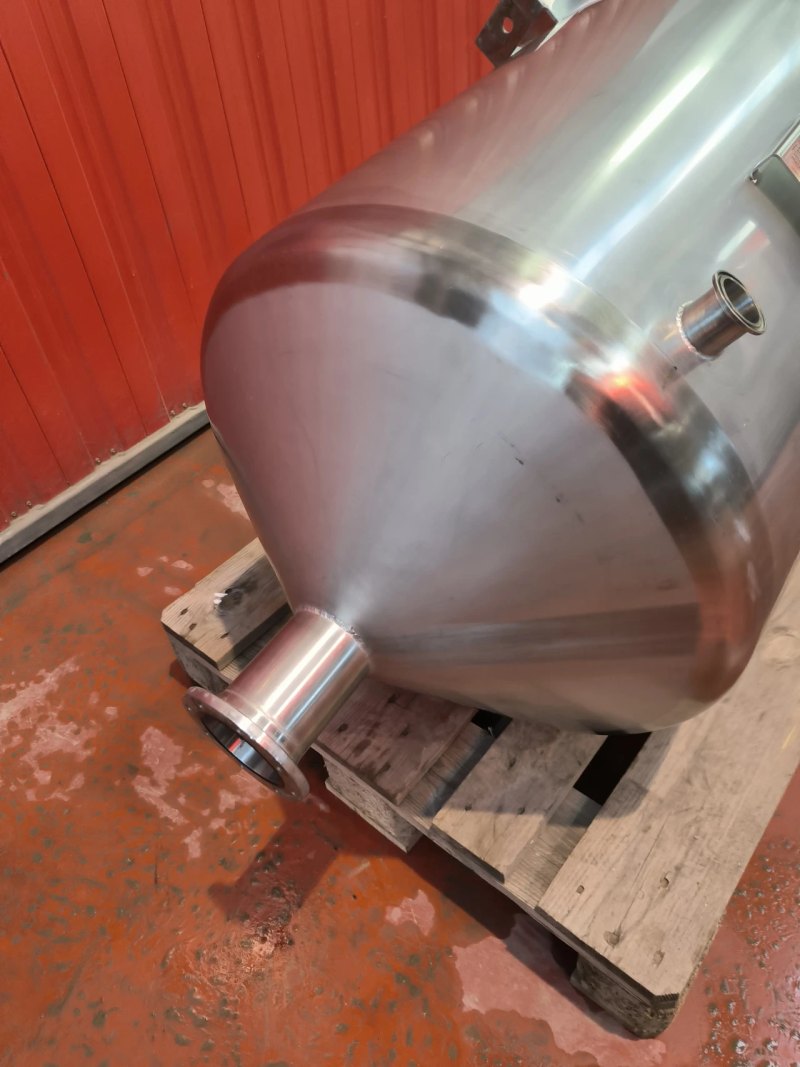 VERTICAL TANK MAGA METALURGICA STAINLESS STEEL 304 200 LITRES