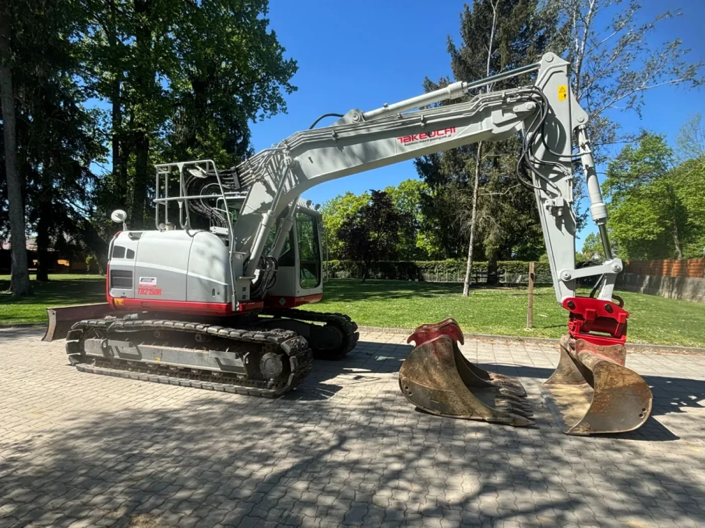 Takeuchi - TB 2150R - 8