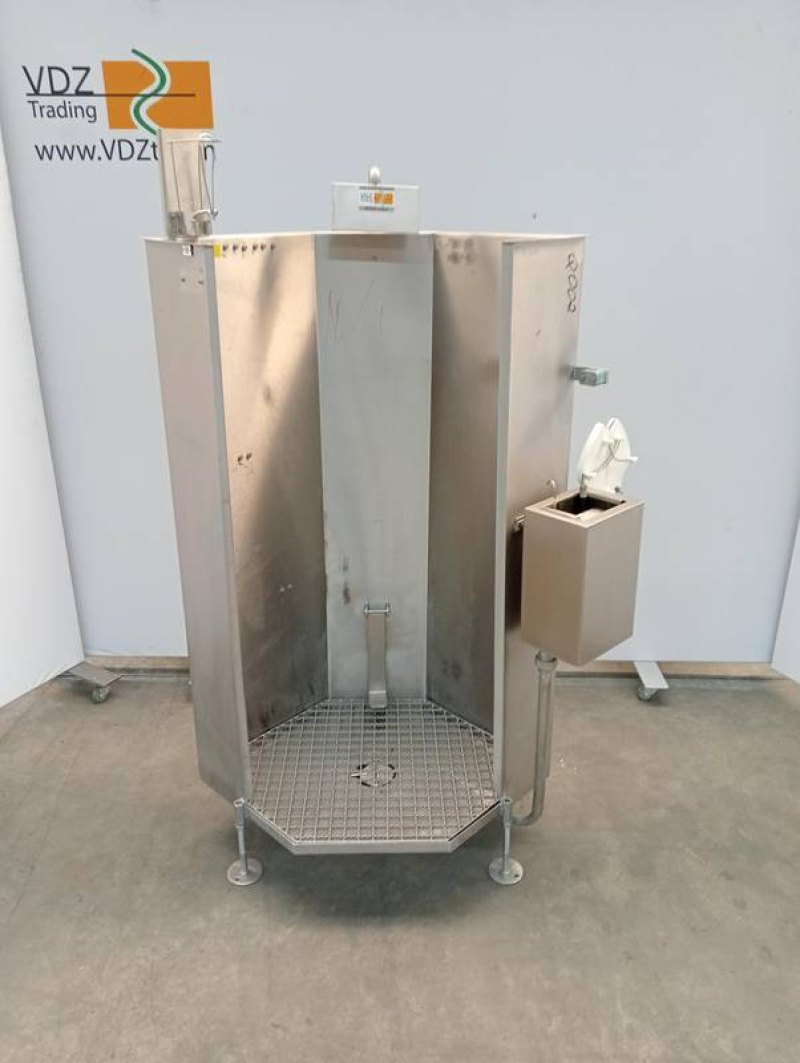 Apron washer