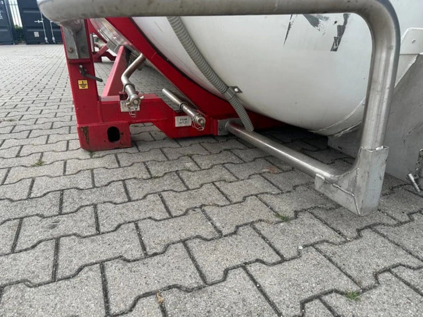 34.820L / 1-comp. / 4 BAFFLES / 20FT swapbody / T11 / EMKD / ADR 5Y + CSC-inspection: 01/2027 INSIDE DAMAGE FOR STORAGE ONLY!!! - 7