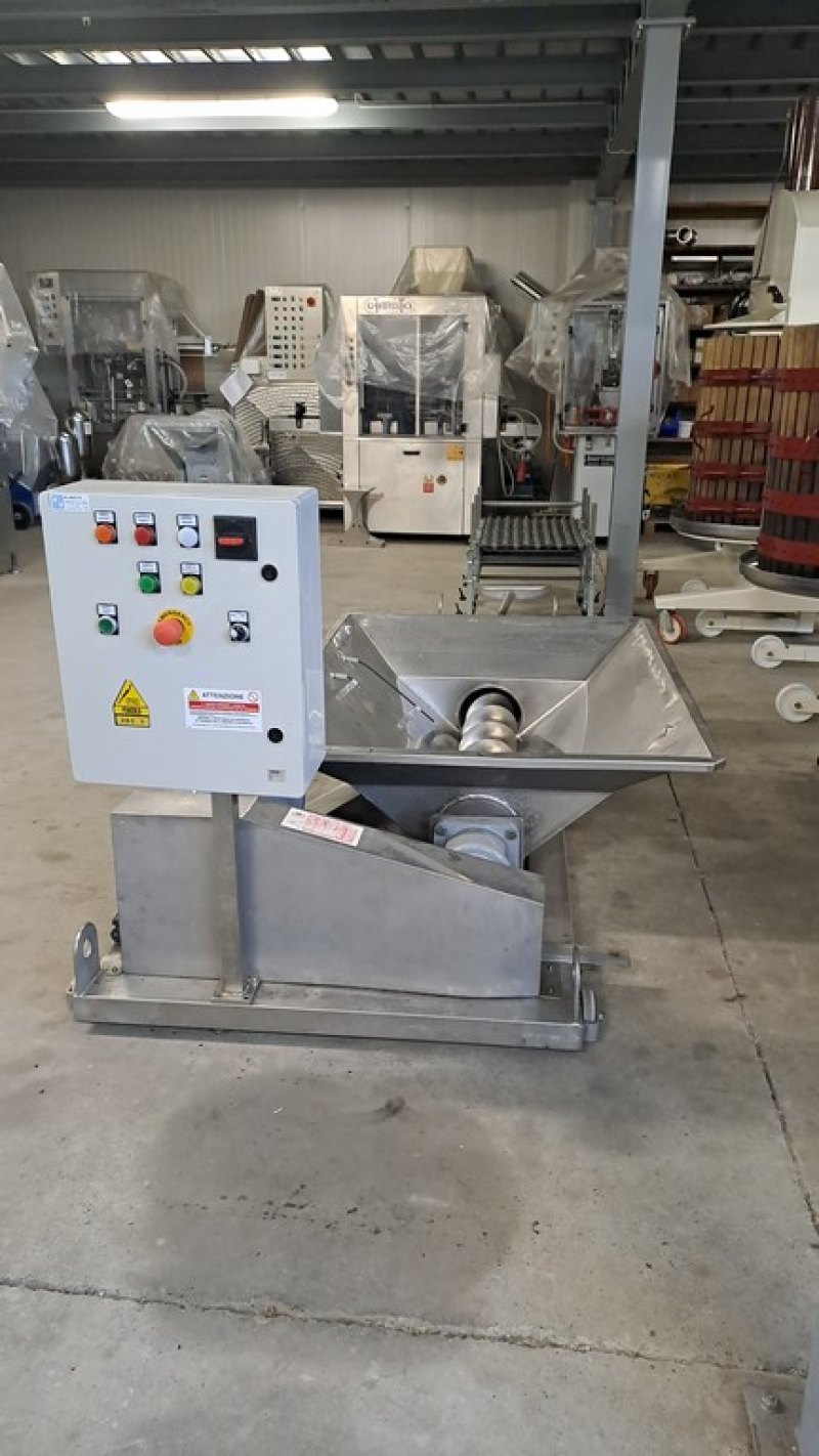 STAINLESS STEEL MONO PUMP, FIRM CMO, FOR GRAPES AND POMACE, WITH LOADING HOPPER AND FEEDING AUGER, SECOND-HAND MACHINE