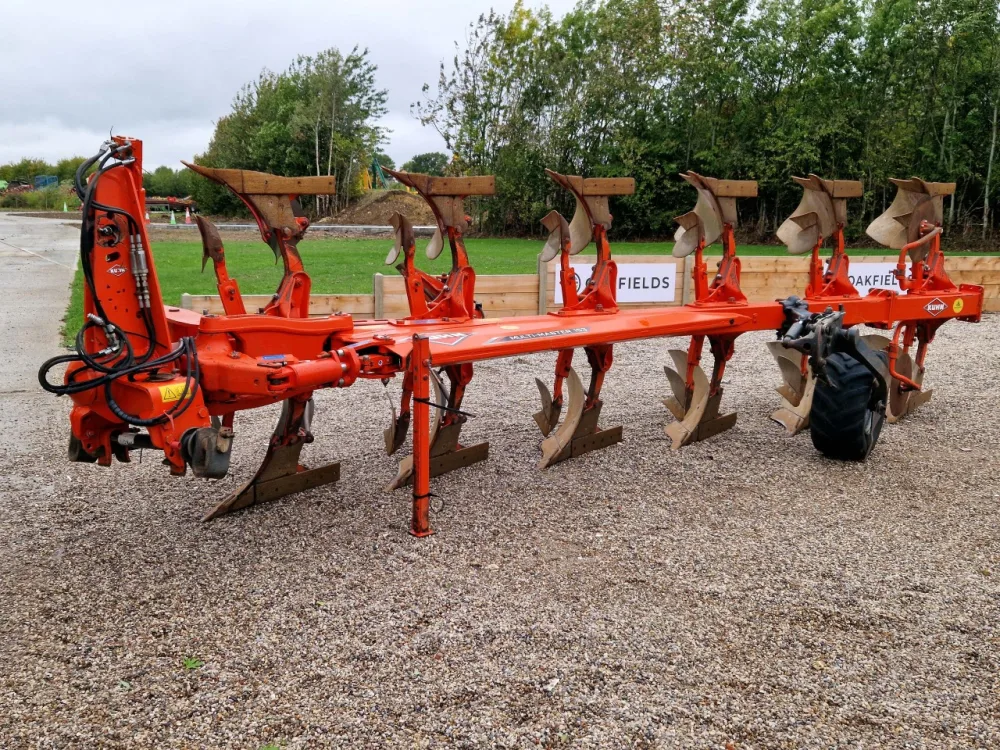 2020 Kuhn Multi-Master 153 6 Furrow Plough