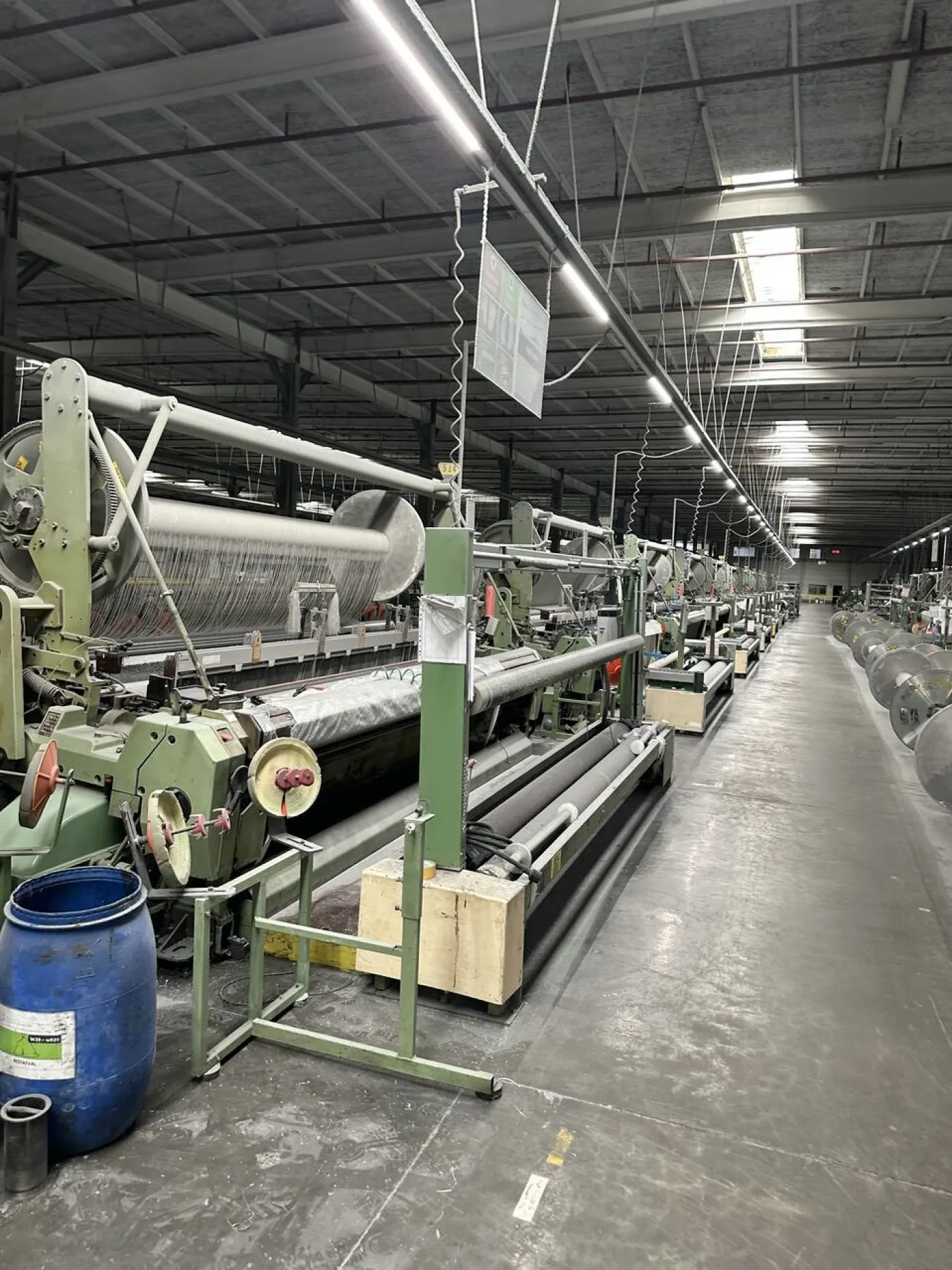 16x Sulzer - P7100 P 430 N1 EP D1 projectile weaving looms - 4