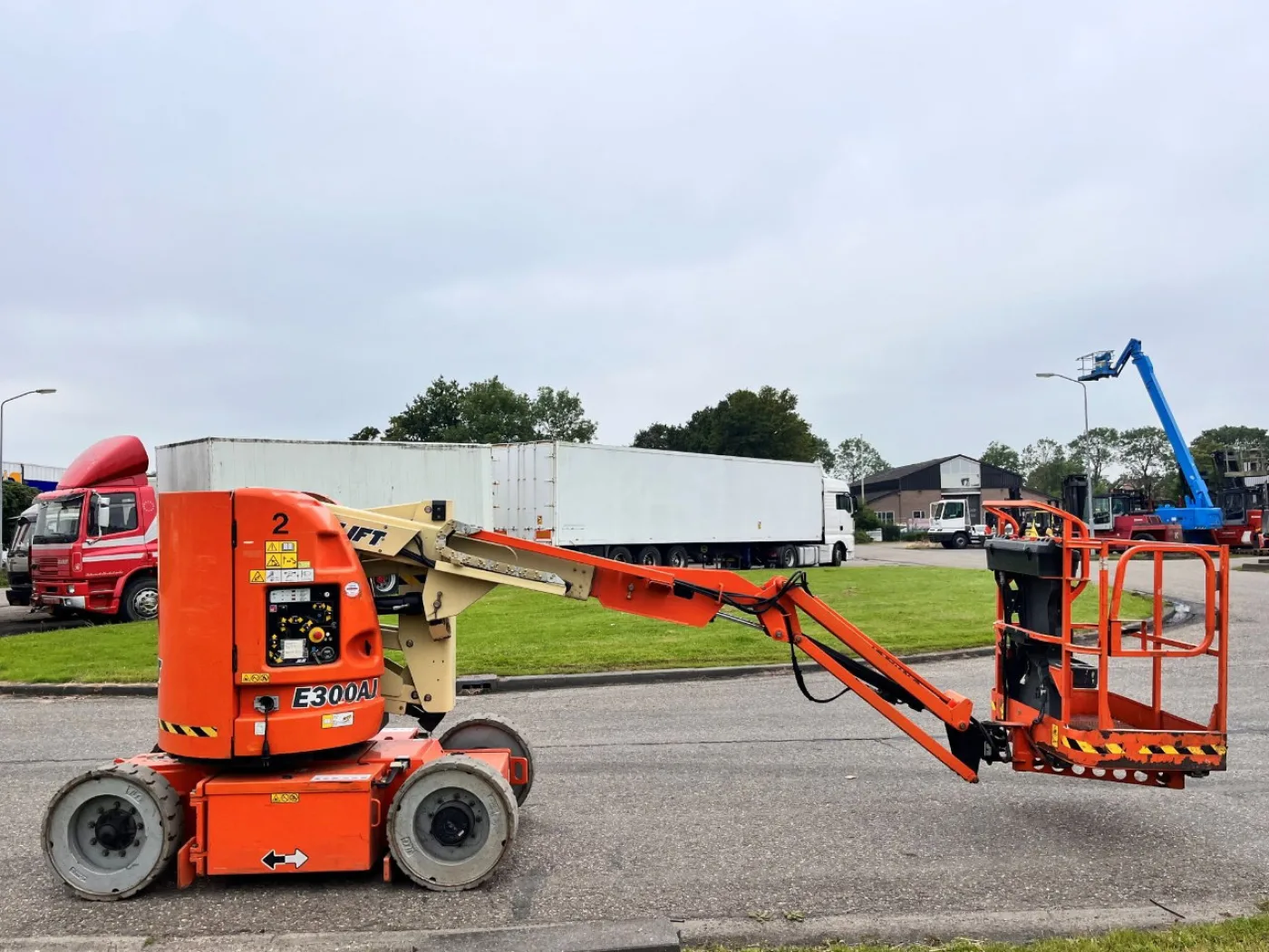 JLG E300AJ - 2